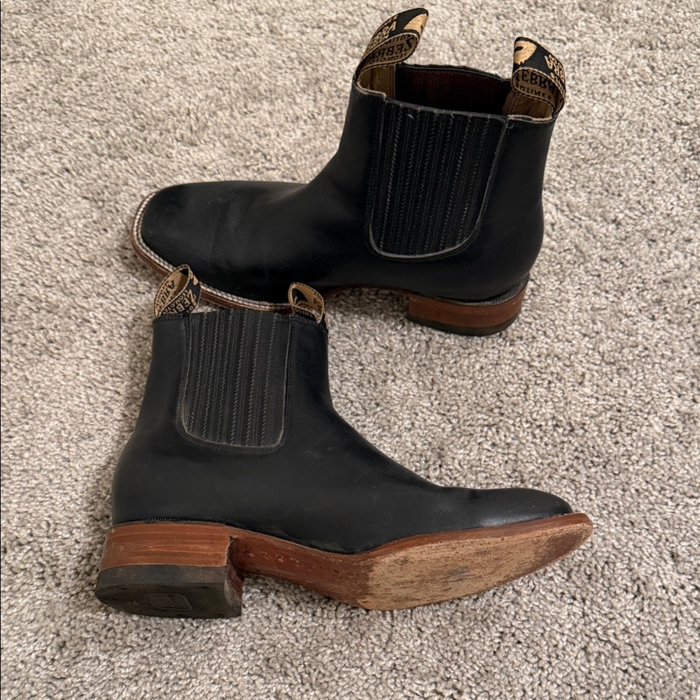 Stylish Black Leather Chelsea Boots